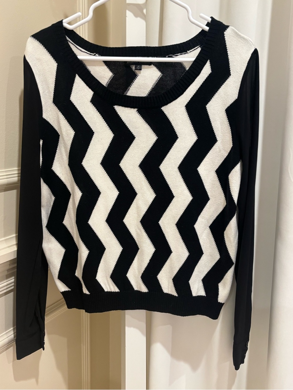 Jealous Tomato Black & White Chevron Zig Zag Sheer Long-Sleeve Women's Sweater M